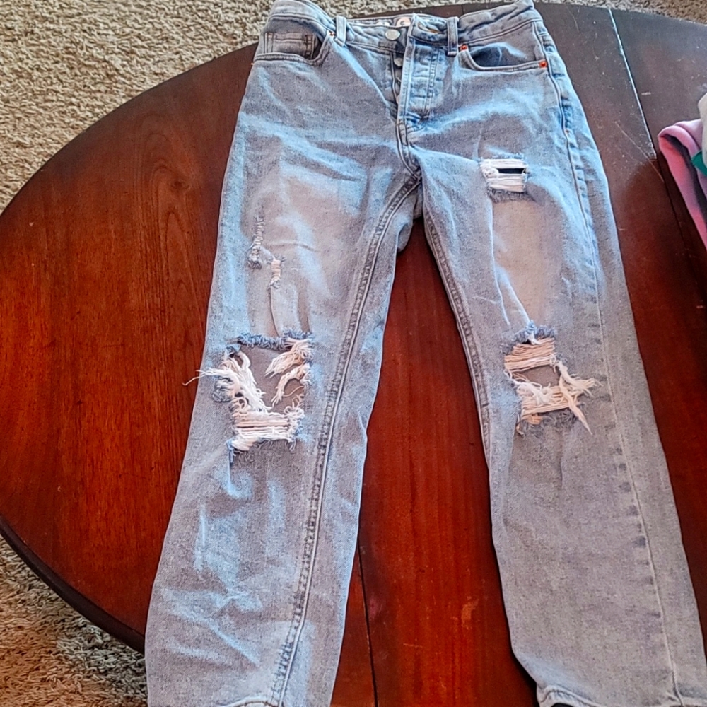 SONG timeless fit ripped jeans